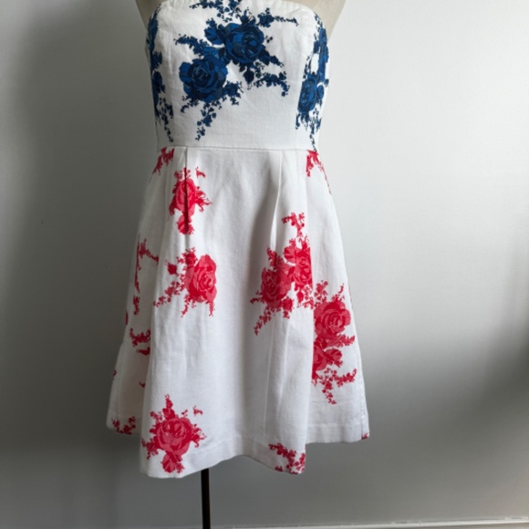 RW&CO - White, Blue and Red Floral Strapless Dress - Picture 4 of 11